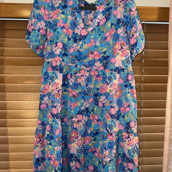 Floral V-Neck Dress - Picture 1 of 2